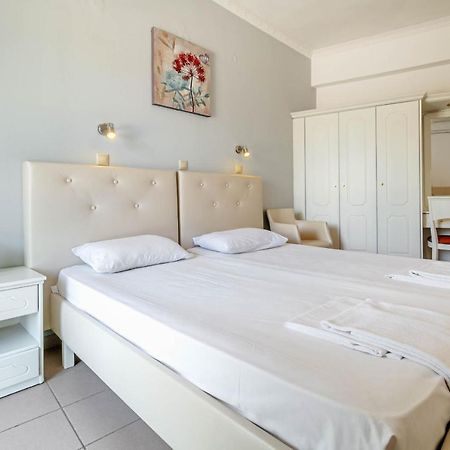 Porto Marina Aparthotel 古维亚 外观 照片