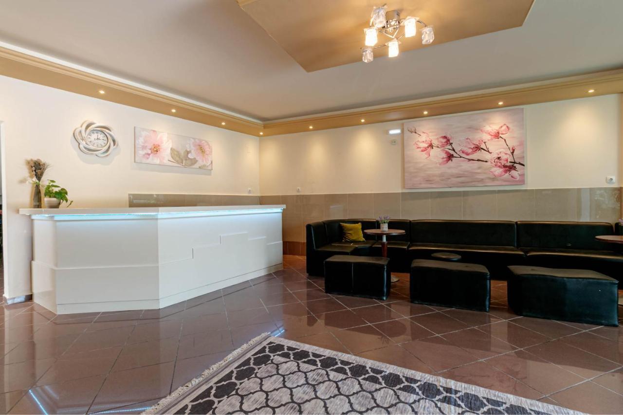 Porto Marina Aparthotel 古维亚 外观 照片